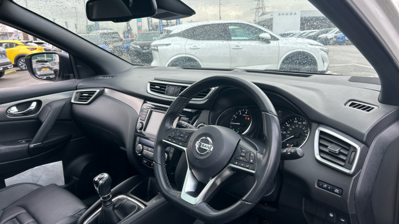 Nissan Qashqai 1.3 DiG-T 160 Tekna+ 5dr Petrol Hatchback